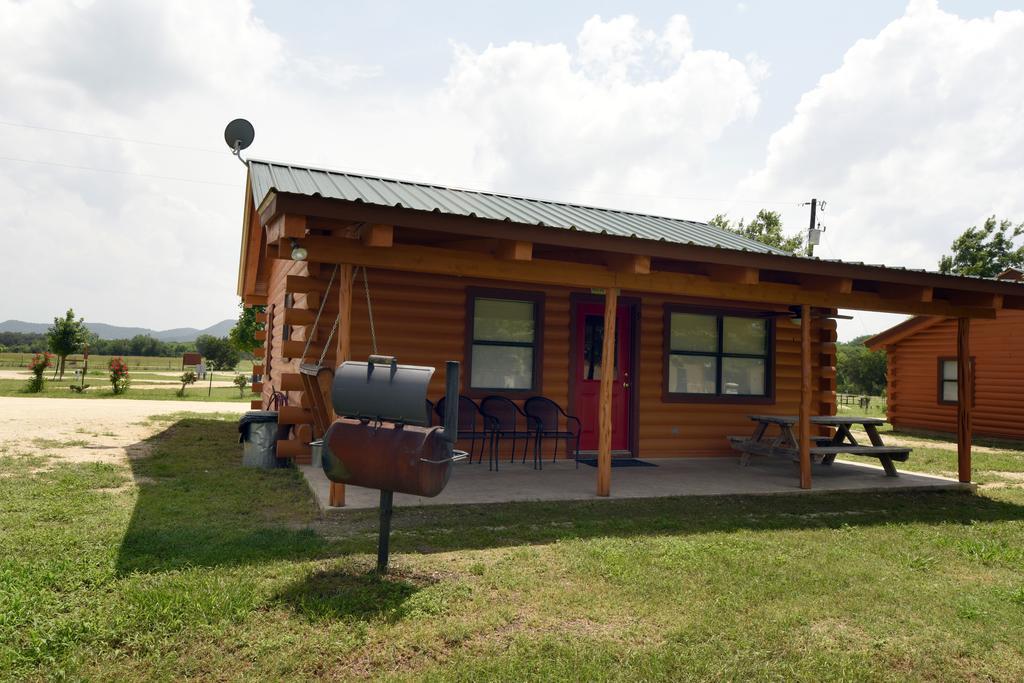 River Bluff Cabins Rio Frio エクステリア 写真