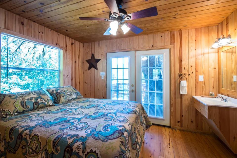 River Bluff Cabins Rio Frio エクステリア 写真