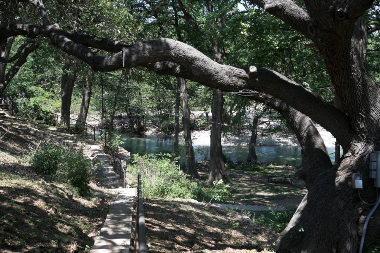 River Bluff Cabins Rio Frio エクステリア 写真